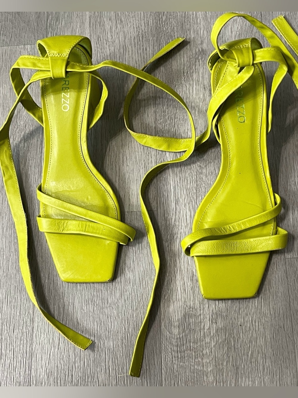 (sold)Arezzo Bright Green Strappy Heel Sandals Fairy Festival Vacation Casual